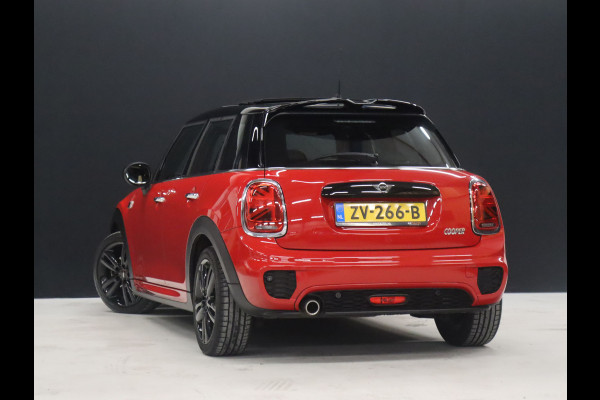 MINI Mini 1.5 Cooper John Cooper Works 5DRS [SCHUIFDAK, APPLE CARPLAY, JCW, SPORTSTOELEN, PDC, CRUISE, CLIMATE, NIEUWSTAAT]