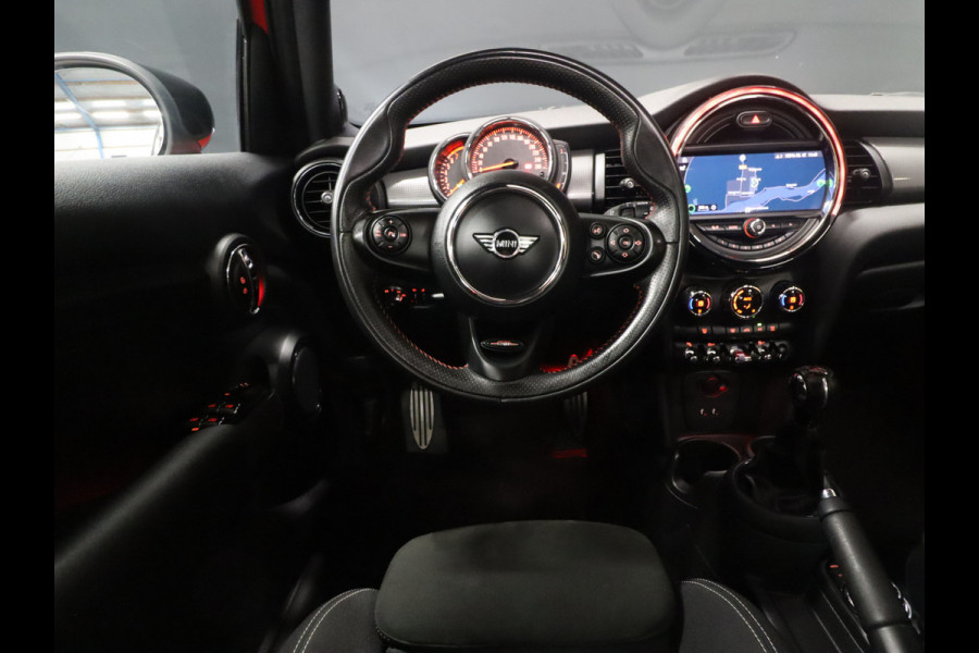 MINI Mini 1.5 Cooper John Cooper Works 5DRS [SCHUIFDAK, APPLE CARPLAY, JCW, SPORTSTOELEN, PDC, CRUISE, CLIMATE, NIEUWSTAAT]