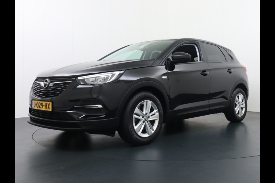 Opel Grandland X T131PK Apple Carplay Android Auto Navi Ecc Bluetooth DAB Led Cruise Control Regen-Licht Sensor PDC LMV Aut.Dim. Spiegel Lane-Ass Comfort Stoelen Priv.Glass Isofix Business Edition EURO6 Orig.NL auto ! 1e eigenaar Dealer onderhouden