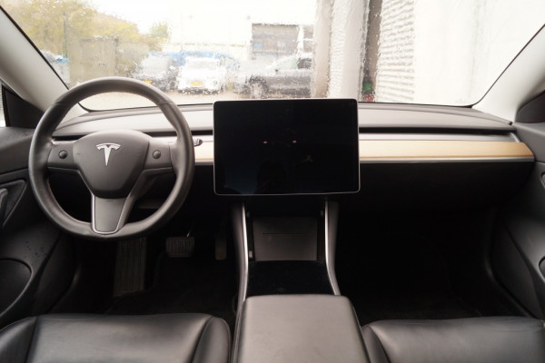 Tesla Model 3 Standard RWD Plus 60kWh 238pk -LEER-PANO-CAM-