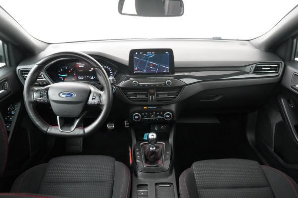 Ford FOCUS Wagon BWJ 2019 | 1.5TDCI 120PK ST Line Business | Full LED | Clima | Trekhaak | Panodak | Camera a. | 18'' LMV | Carplay |