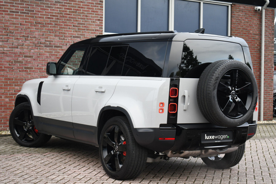 Land Rover Defender 110 3.0 D250 SE Luchtv Trekh ACC 22inch Krijt-wrap