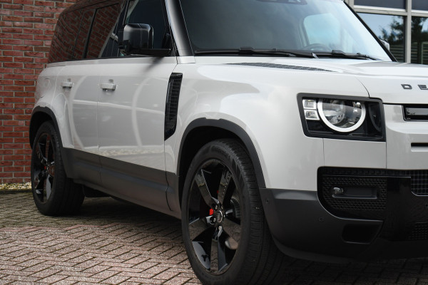 Land Rover Defender 110 3.0 D250 SE Luchtv Trekh ACC 22inch Krijt-wrap