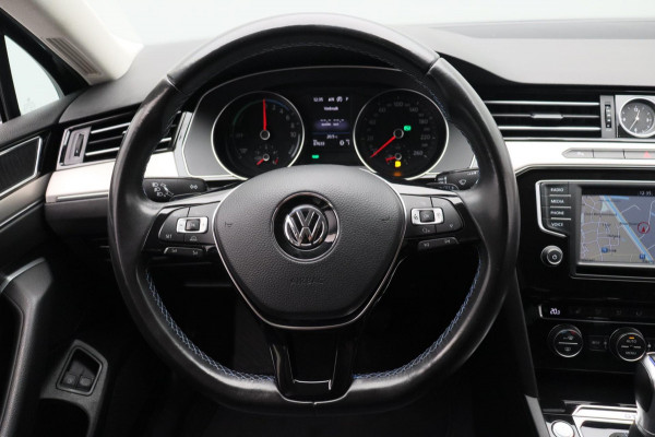 Volkswagen Passat Variant 1.4 TSI GTE Connected Series Trekhaak Navigatie Origineel NL