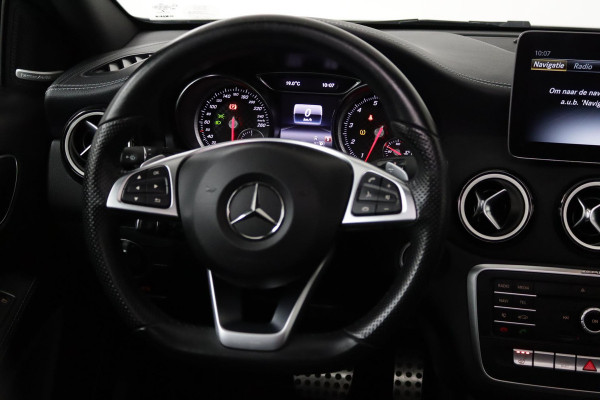 Mercedes-Benz A-Klasse 180 Business Solution AMG Automaat (PANORAMADAK, H&K, STOELV, PDC, CRUISE, LED/XENON, GOED ONDERHOUDEN)