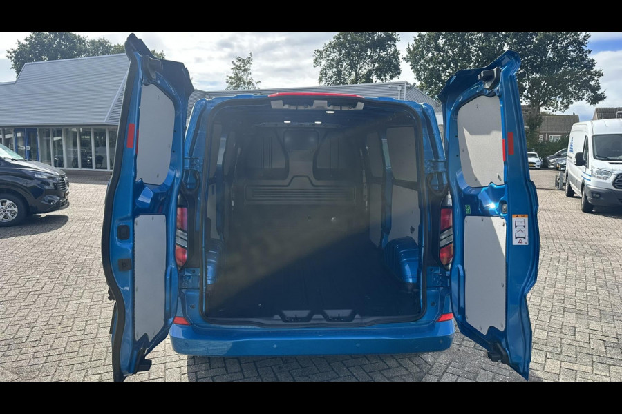 Ford Transit Custom 320 2.0 TDCI L2H1 Limited SCI 136pk Automaat 17 inch | Adaptive cruise control | Dubbele schuifdeur | Inklapbare trekhaak | Verwarmbaar stuurwiel | 6B&O speakers | Dual zone clima