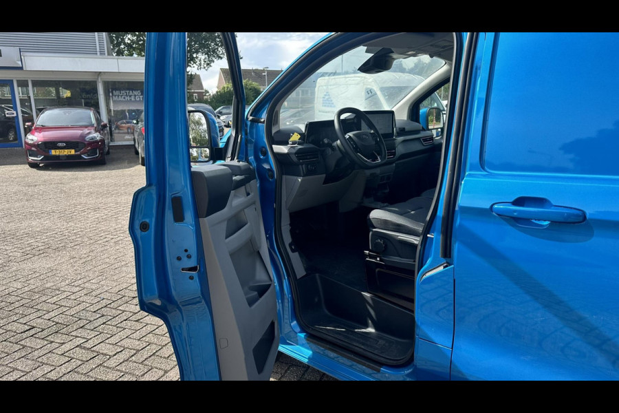 Ford Transit Custom 320 2.0 TDCI L2H1 Limited SCI 136pk Automaat 17 inch | Adaptive cruise control | Dubbele schuifdeur | Inklapbare trekhaak | Verwarmbaar stuurwiel | 6B&O speakers | Dual zone clima