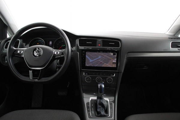 Volkswagen e-Golf | Navigatie | Climate Control | Cruise Control | Lichtmetalen velgen 17" | Parkeer Sensoren V+A |