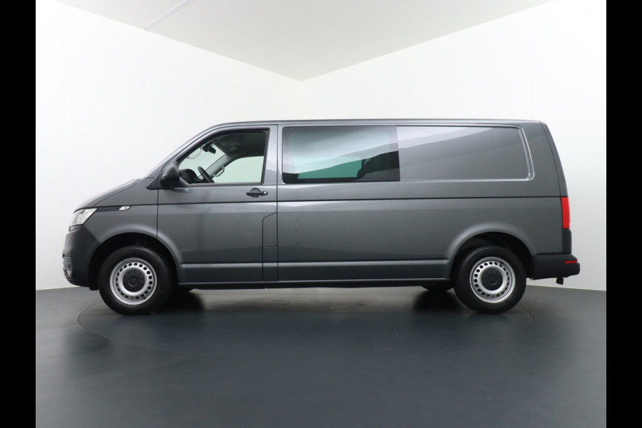 Volkswagen Transporter T6.1 D.C.2.0 TDI L2H1 30 Dubbele Cabine Apple Carplay Android Mirror Link APP-Connect EURO6 Trekhaak Navi Schuifdeur-R A-ruit ve Buitenspiegel elektr+Verwarmd ESP ABS Achterruitenwisser met intervalschakeling Mistlampen Verwarmde Ruit Zijwind assistent Vermoeidheids herkenning 2.200kg trekvermogen!  binnenspiegel automatisch dimmend, dimlichten automatisch, regensensor) Nwe model !