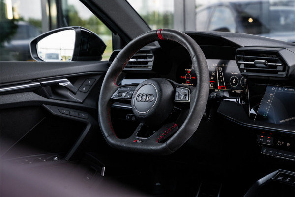 Audi RS3 Sportback 2.5 TFSI quattro - Panorama | B&O | HUD | Memory