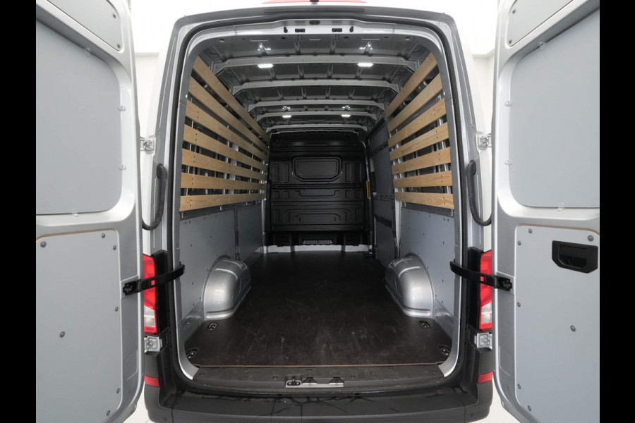 Volkswagen Crafter 30 2.0 TDI L3H3 Trekhaak Camera Carplay