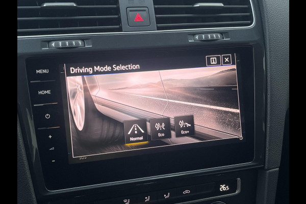 Volkswagen e-Golf 1E EIGENAAR / ACC / WARMTEPOMP / BTW / ECC / PDC / CARPLAY / NAVIGATIE MET NAVIREM