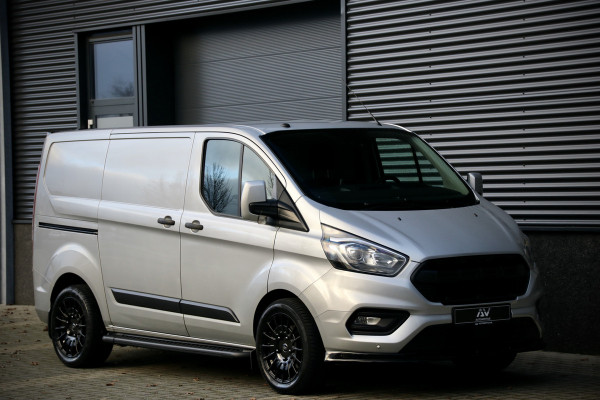 Ford Transit Custom 300 2.0 TDCI | Camera | CarPlay | Raptor Edition | Stoelverwarming | 3-zitter | Trekhaak | PDCV+A | Airco | 3-Zitter | Nieuwe APK | Onderhoudsbeurt