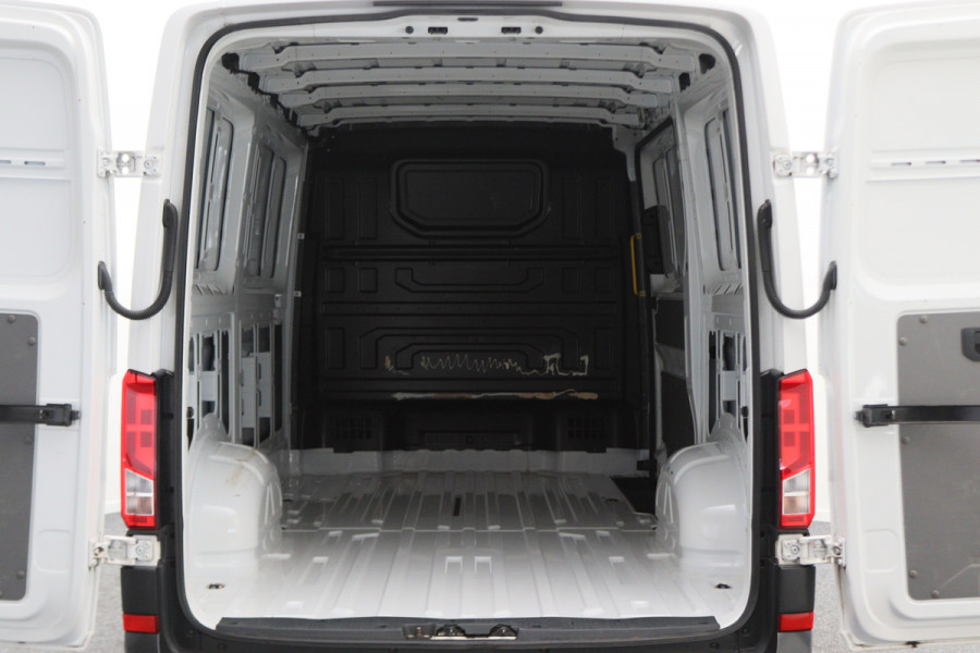 Volkswagen Crafter 2.0 TDI L3H2 3-Zits, Airco, Cruise, Bluetooth, Start/Stop, Trekhaak, Elektr. Pakket