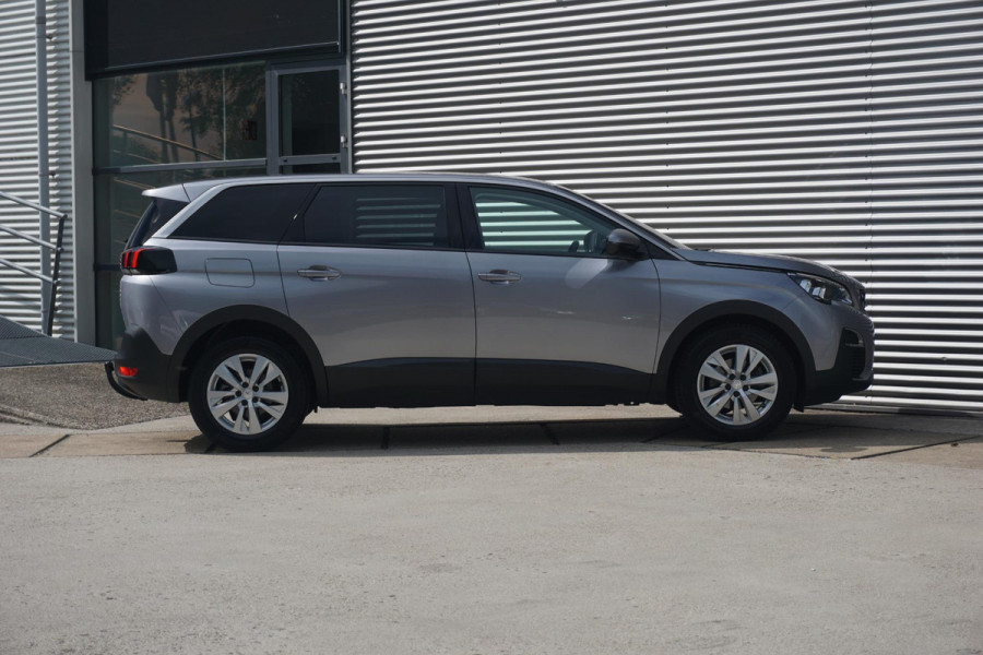 Peugeot 5008 1.2 PureTech Blue Lease Executive Afn. trekhaak | All-season banden