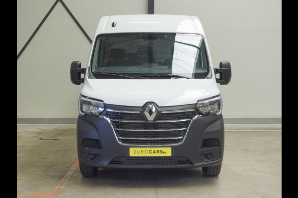 Renault Master T33 2.3 dCi 135 L2H2 BPM VRIJ! Airco Cruise control Parkeersensoren Navigatie Trekhaak