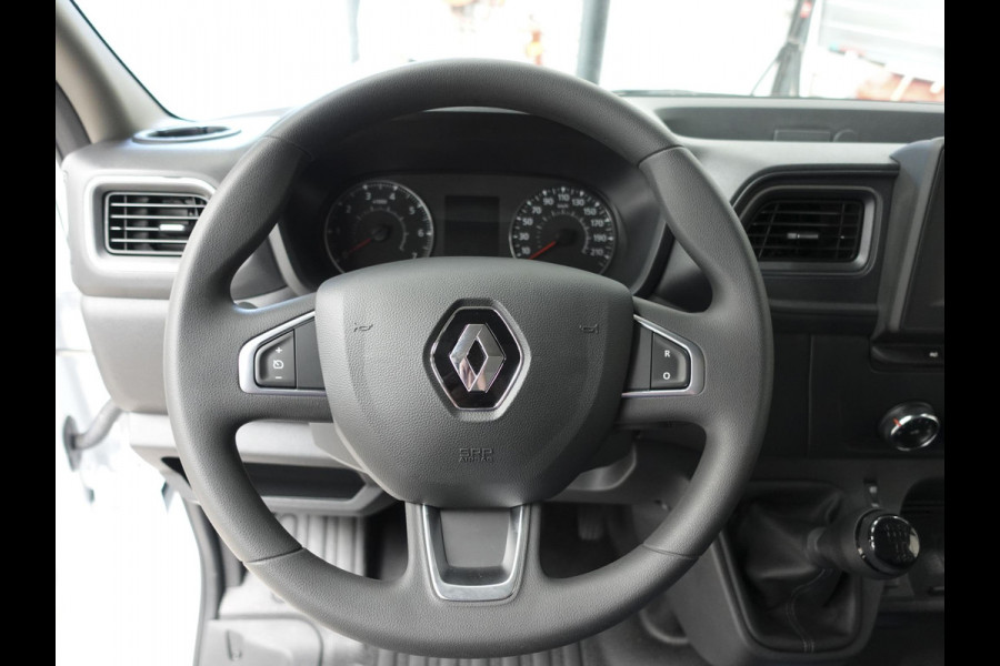 Renault Master T33 2.3 dCi 135 L2H2 BPM VRIJ! Airco Cruise control Parkeersensoren Navigatie Trekhaak