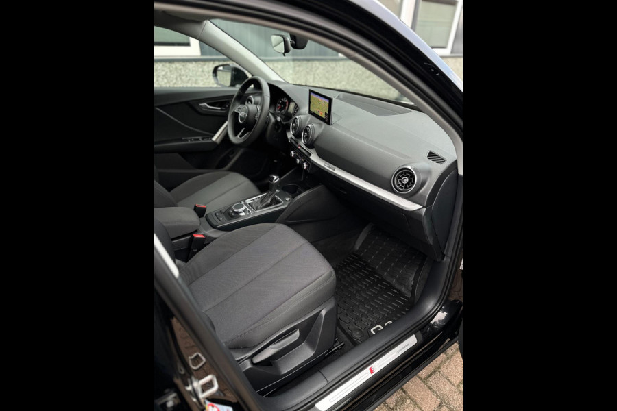 Audi Q2 35 TFSI 2x S-Line CarPlay Camera LED