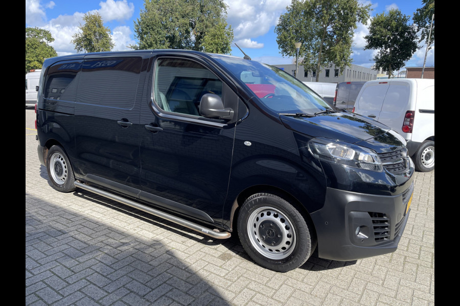 Opel Vivaro 1.5 CDTI L2H1 Edition / dubbele schuifdeur ! / vaste prijs rijklaar € 21.950 ex btw / lease vanaf € 392 / airco / cruise / trekhaak / 2 comfort stoelen met armsteun