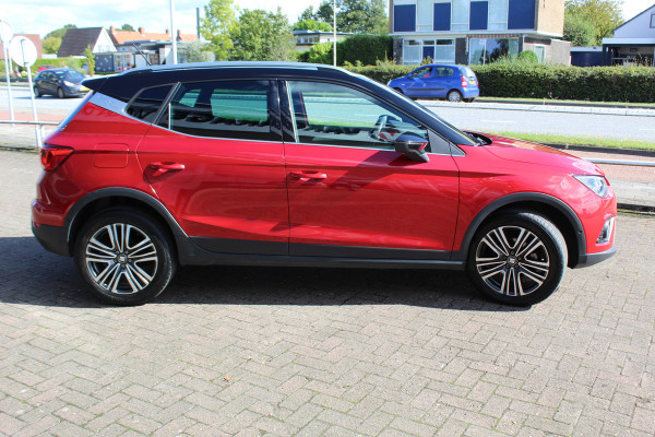 Seat Arona 1.0 TSI 116 pk Xcellence Business Intense Trekhaak-Achteruitrij camera Navigatie-Cruise control- Autom. airco