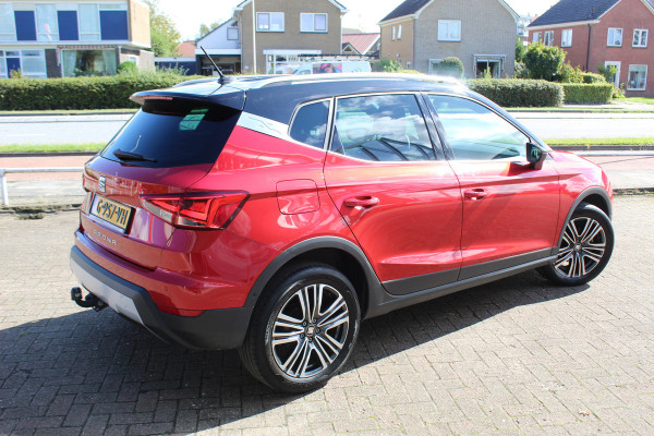 Seat Arona 1.0 TSI 116 pk Xcellence Business Intense Trekhaak-Achteruitrij camera Navigatie-Cruise control- Autom. airco