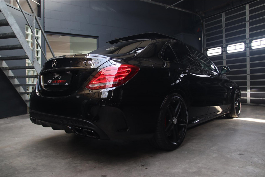 Mercedes-Benz C-Klasse C63S C63 AMG KUIPST-PANO-MEMO-BURMSTR