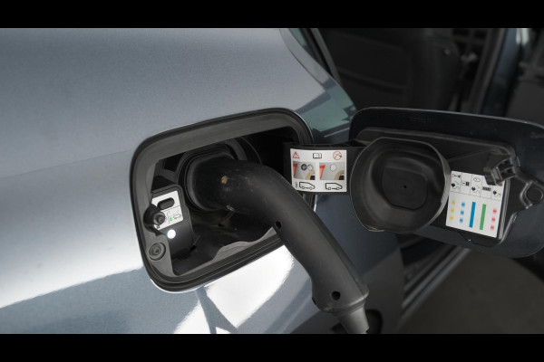 Renault MEGANE Estate E-Tech Plug-In Hybrid 160 Intens | Navigatie | Parkeersensoren | Climate Control | Apple Carplay