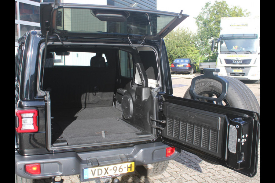 Jeep Wrangler Unlimited 2.0T Sahara | Grijs kenteken | Stoel-/Stuurverwarming | Navi |  Adapt. Cruise | Clima | Camera | Leder | Keyless | 20" Velgen