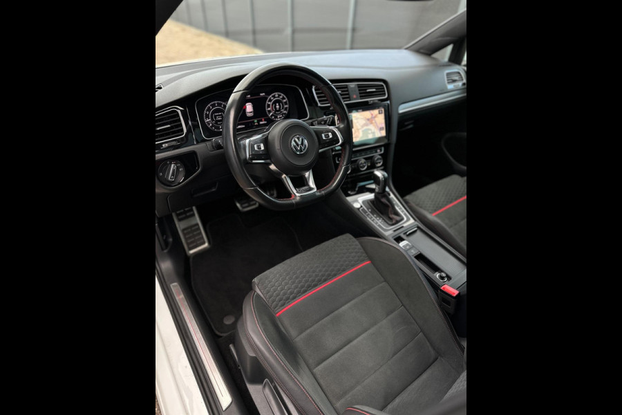 Volkswagen Golf 2.0 TSI GTI Performance Panorama CarPlay