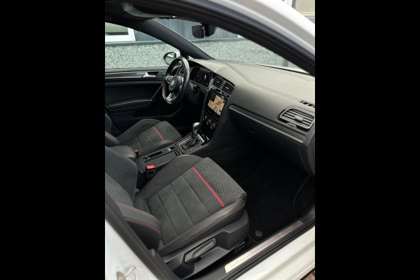 Volkswagen Golf 2.0 TSI GTI Performance Panorama CarPlay