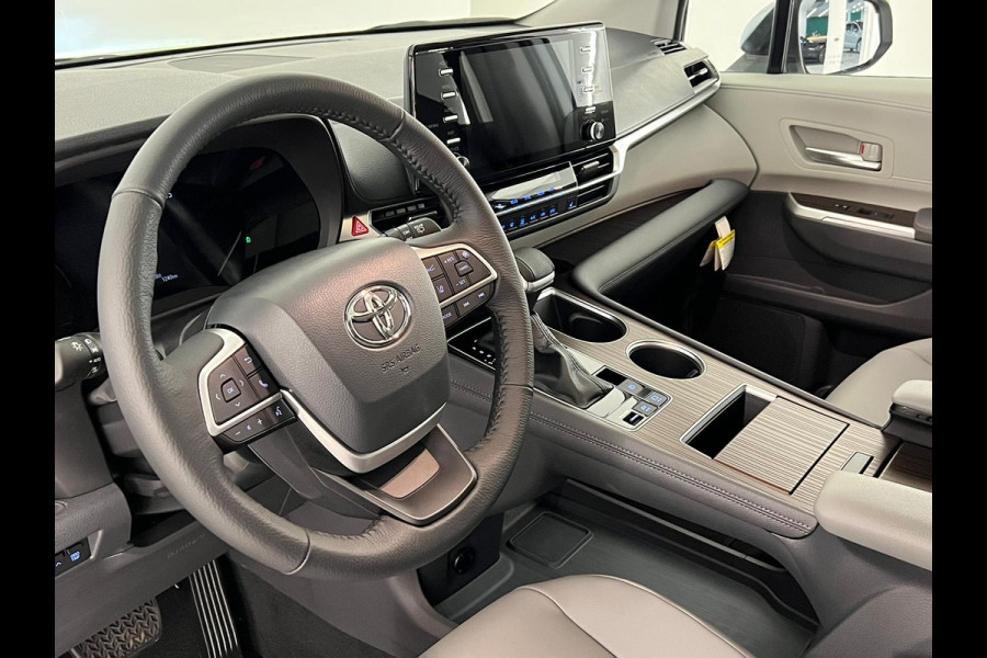 Toyota SIENNA 2.5 Hybrid Luxe XLE