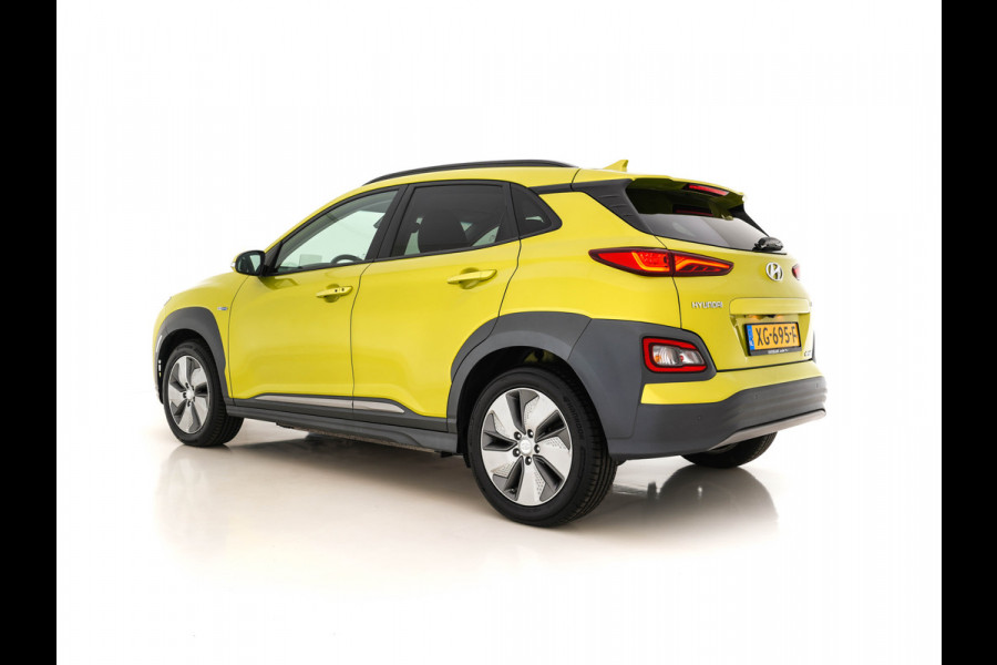 Hyundai Kona EV Premium 64 kWh (INCL-BTW) *VOLLEDER | HEAD-UP | FULL-LED | NAVI-FULLMAP | DAB | ADAPTIVE-CRUISE | KRELL-AUDIO | KEYLESS | CAMERA | BLIND-SPOT | LANE-ASSIST | VIRTUAL-COCKPIT | COMFORT-SEATS | 17"ALU*