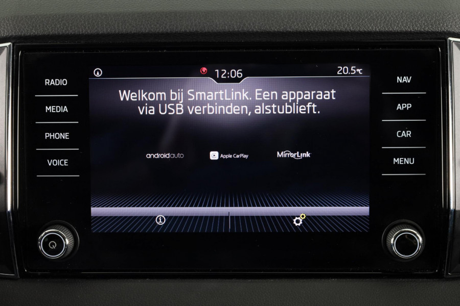 Škoda Karoq 1.0 TSI Clever Edition Navigatie | Smartlink | Parkeersensoren | Climatronic | Lichtmetalen velgen | Cruisecontrol