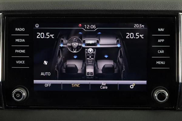 Škoda Karoq 1.0 TSI Clever Edition Navigatie | Smartlink | Parkeersensoren | Climatronic | Lichtmetalen velgen | Cruisecontrol