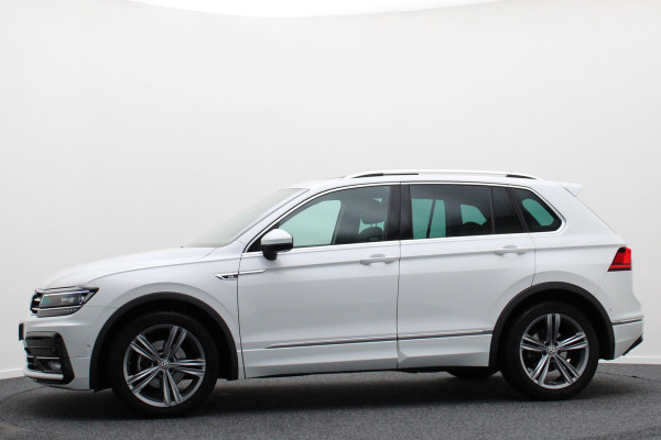 Volkswagen Tiguan 1.5 TSI ACT Highline Business R-Line Virtual Cockpit, Panoramadak, ACC, Camera, Apple Carplay, Trekhaak, 19''