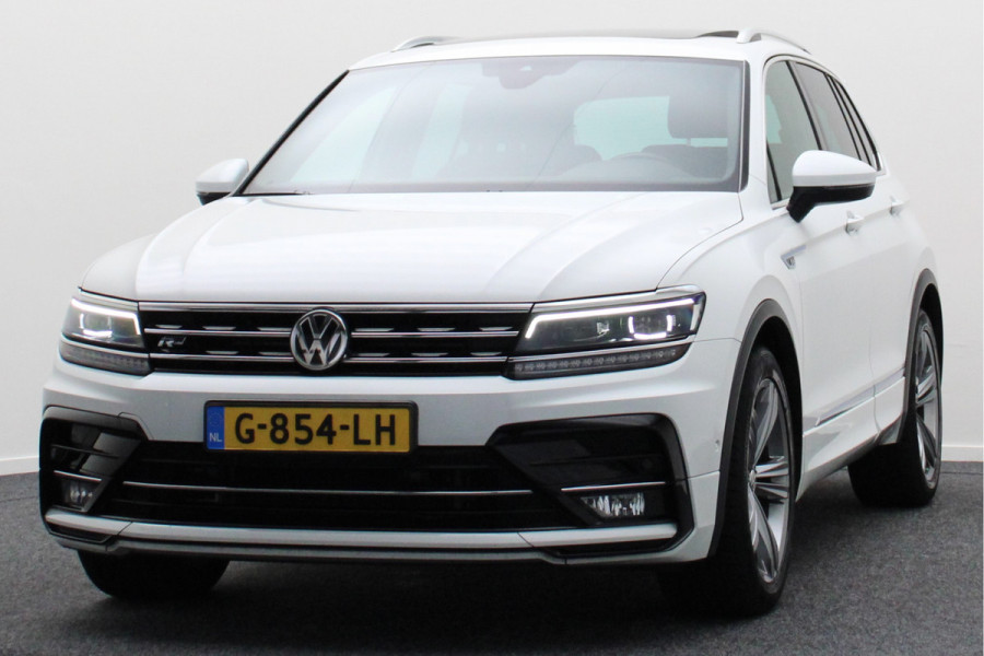 Volkswagen Tiguan 1.5 TSI ACT Highline Business R-Line Virtual Cockpit, Panoramadak, ACC, Camera, Apple Carplay, Trekhaak, 19''