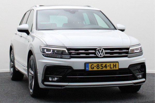 Volkswagen Tiguan 1.5 TSI ACT Highline Business R-Line Virtual Cockpit, Panoramadak, ACC, Camera, Apple Carplay, Trekhaak, 19''