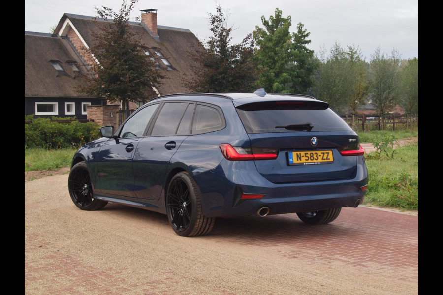 BMW 3 Serie Touring 318i Business Edition | Automaat | Apple Carplay | Navi | 19 Inch | NL-Auto |