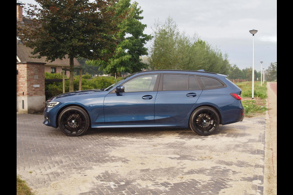 BMW 3 Serie Touring 318i Business Edition | Automaat | Apple Carplay | Navi | 19 Inch | NL-Auto |