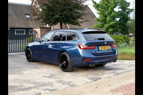 BMW 3 Serie Touring 318i Business Edition | Automaat | Apple Carplay | Navi | 19 Inch | NL-Auto |