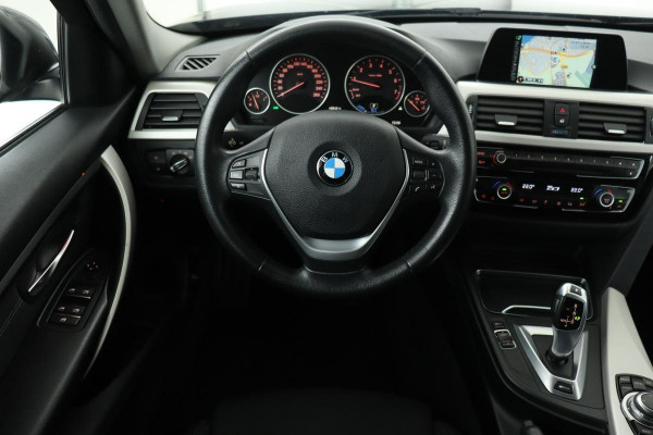 BMW 3-serie 330e Executive | Sportstoelen | Full LED | Navigatie | PDC | Bluetooth | Climate control | Cruise control