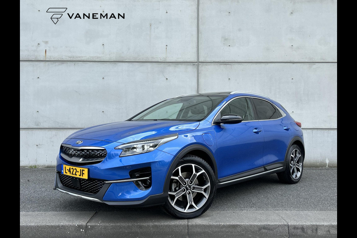 Kia Xceed 1.6 GDi PHEV ExecutiveLine Automaat | Panoramadak | Leder | Stoelverkoeling | 18” Velgen | Camera | Navi | Key-Less | Apple CarPlay/Android Auto | Clima | Stuur-/Stoelverwarming | PDC | Cruise | LED |