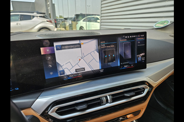 BMW 3 Serie Touring 330e M Sport Facelift Plug In Hybrid PHEV | Panodak | Lederen Competition Stoelen Memory | Trekhaak af Fabriek | Widescreen Navi | Head Up | 19 "L.M | Camera | Apple Carplay |