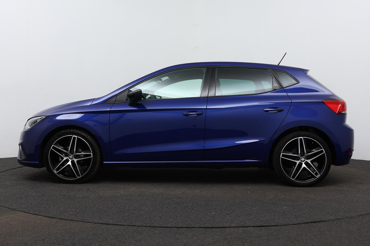 Seat Ibiza 1.0 TSI FR Business Intense (NAVIGATIE, LED, CARPLAY, PARKEERSENSOREN, CLIMA, 1e EIGENAAR, GOED ONDERHOUDEN)