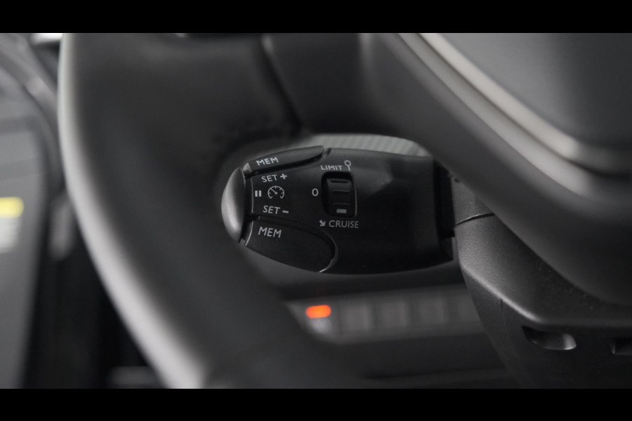 Peugeot 208 PureTech 100 Allure | Camera | Apple Carplay | Parkeersensoren | Stoelverwarming