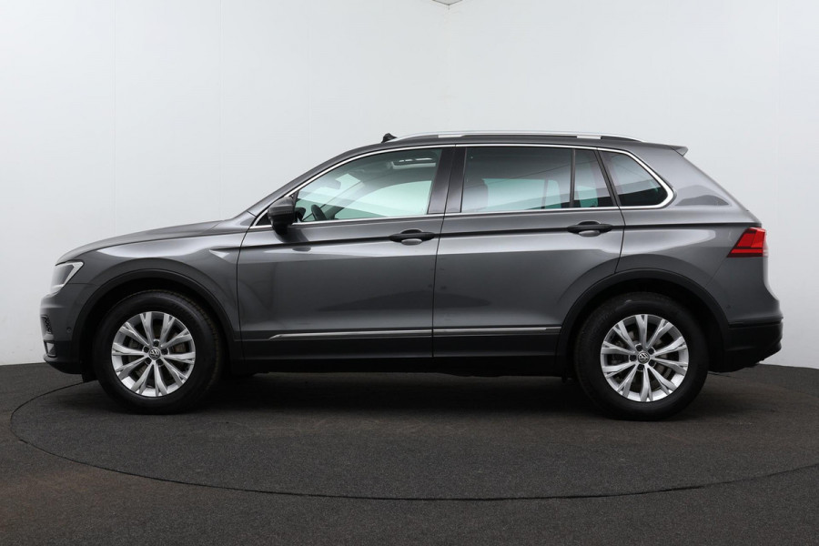 Volkswagen Tiguan 1.5 TSI Comfortline (PANORAMADAK, TREKHAAK ELEKT. WEGKLAPBAAR, NAVI, STOELVERWARMING, 1e EIG, GOED ONDERHOUDEN)