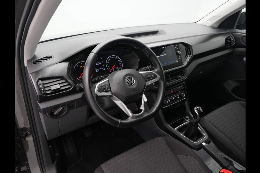 Volkswagen T-Cross 1.0 TSI 95pk Life Navigatie Trekhaak Clima Acc 002