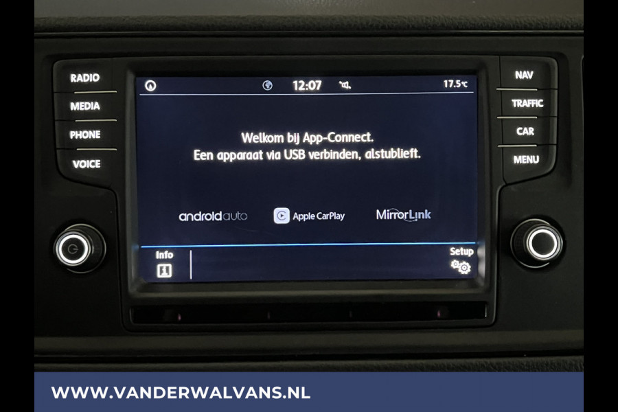 Volkswagen Crafter 2.0 TDI 141pk L3H3 L2H2 Euro6 Airco | Navigatie | 3000kg Trekhaak | Apple Carplay Android Auto, Cruisecontrol, Parkeersensoren, Bijrijdersbank