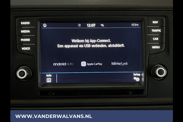 Volkswagen Crafter 2.0 TDI 141pk L3H3 L2H2 Euro6 Airco | Navigatie | 3000kg Trekhaak | Apple Carplay Android Auto, Cruisecontrol, Parkeersensoren, Bijrijdersbank