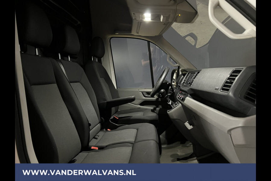 Volkswagen Crafter 2.0 TDI 141pk L3H3 L2H2 Euro6 Airco | Navigatie | 3000kg Trekhaak | Apple Carplay Android Auto, Cruisecontrol, Parkeersensoren, Bijrijdersbank